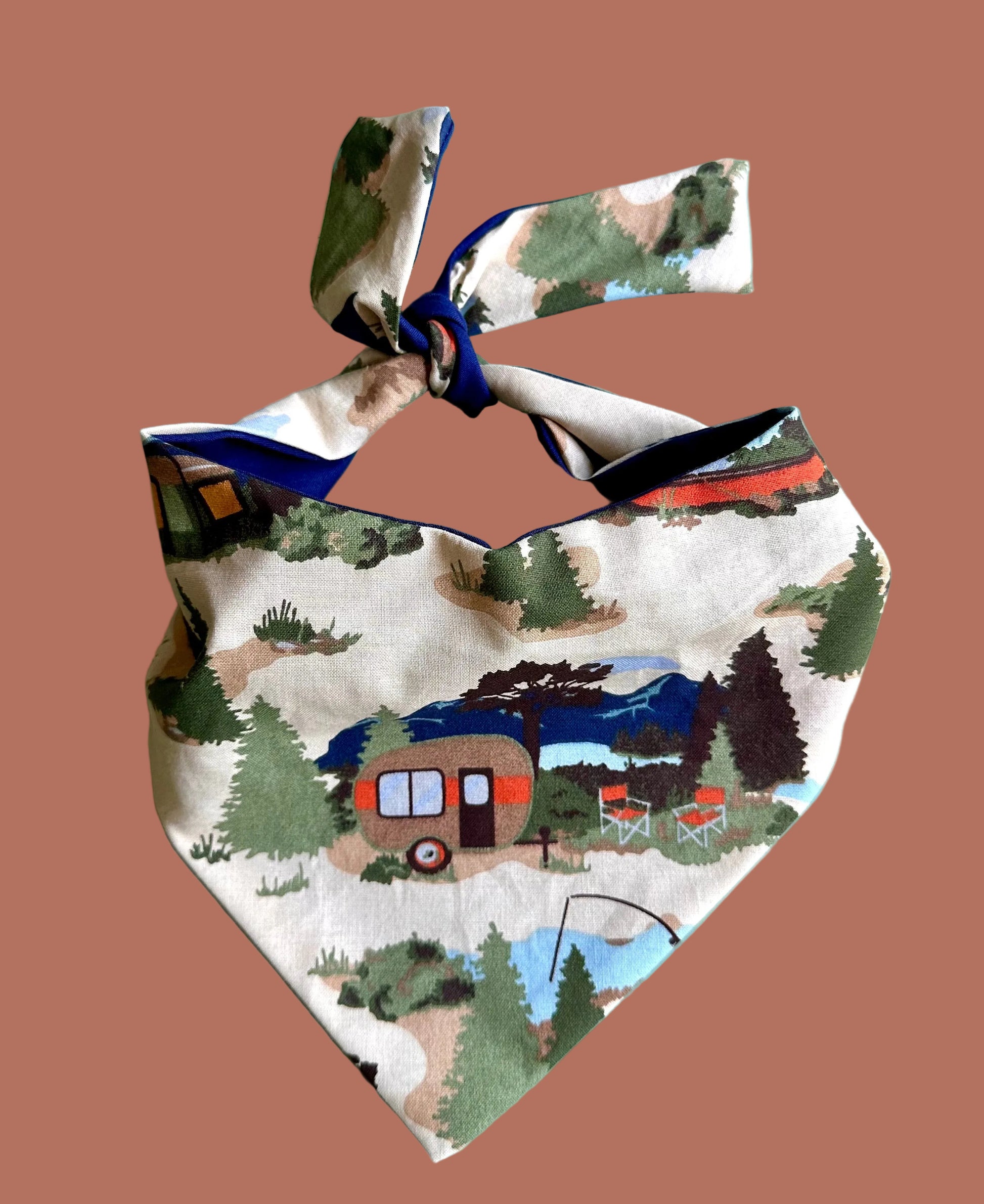 Fabric headband with nature-themed design